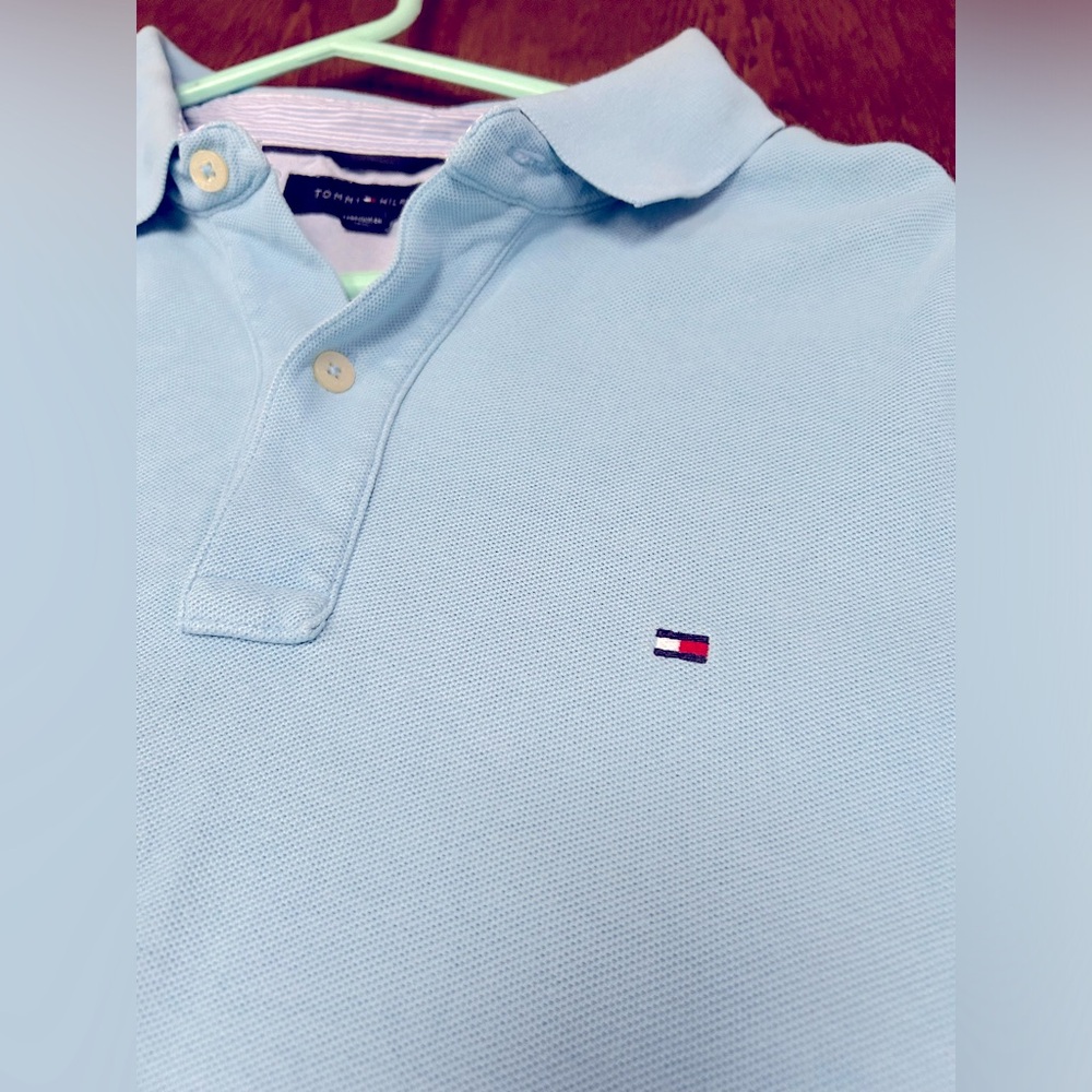 Tommy Mens Polo -made w a pique weave giving a crisp structure. XL All day wear.